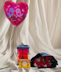 Valentine's Day Red Roses Bouquet Combination